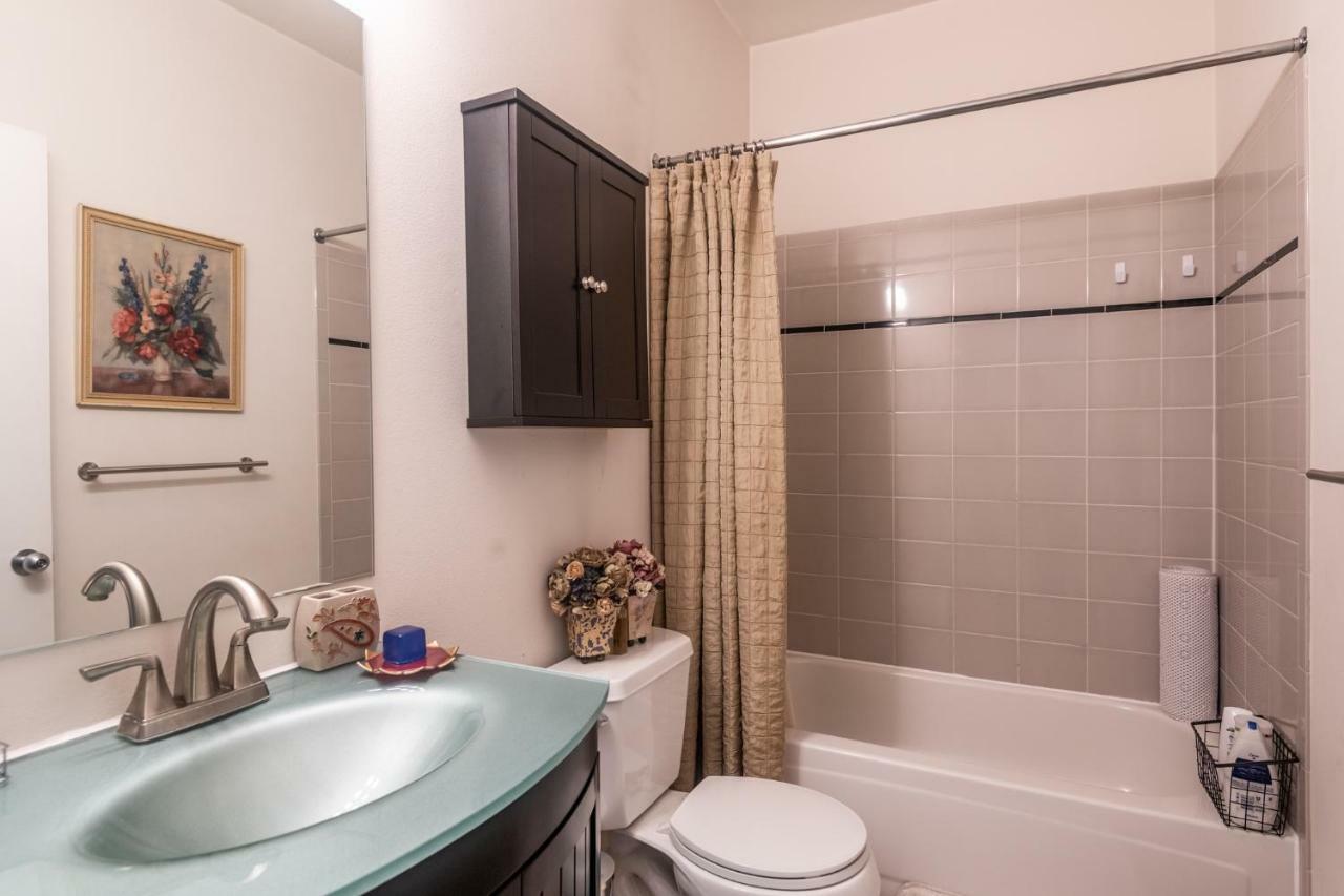 Cozy Home Nearby Most Attractions Seattle Center Екстериор снимка